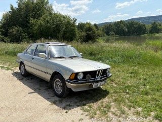 BMW 3 318i E21