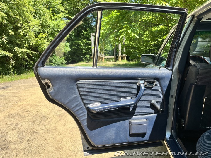 Mercedes-Benz 280 W123 LUX 1980