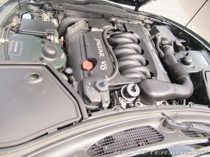 Jaguar XK8 Servisní knížka 1998