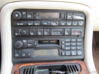 Jaguar XK8 Servisní knížka 1998