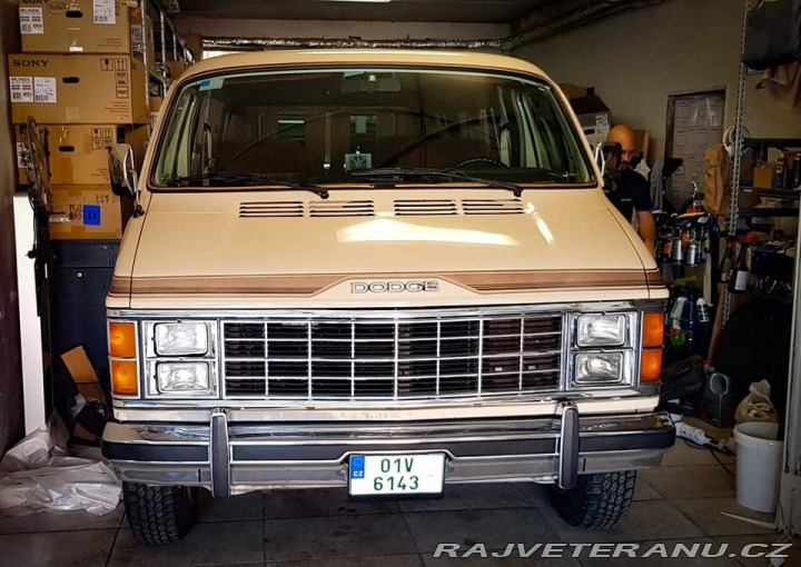Dodge RAM B 350 1984