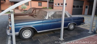 Mercedes-Benz 250 W111