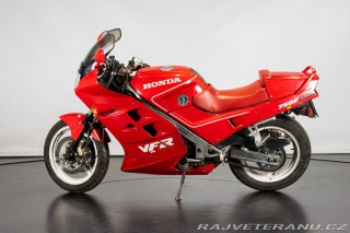 Honda VF VFR 750