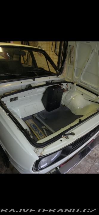 Škoda 105 4 1983