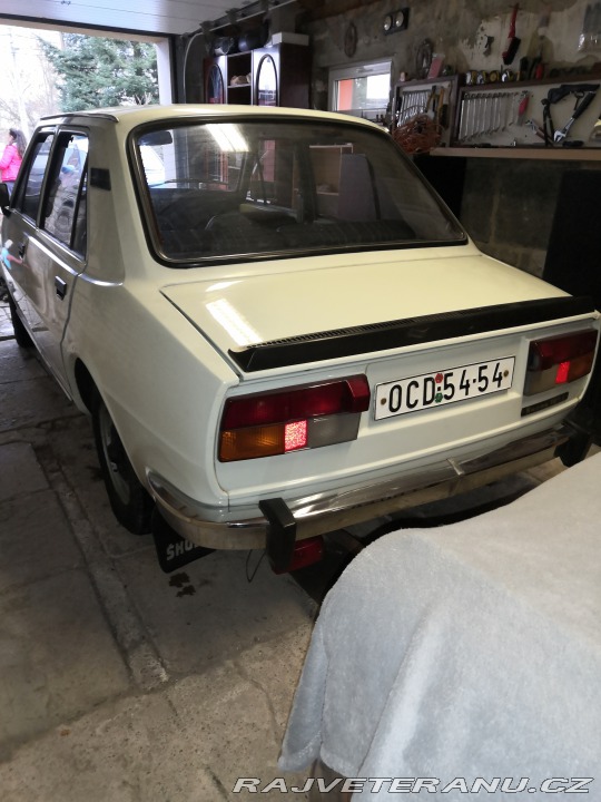 Škoda 105 4 1983