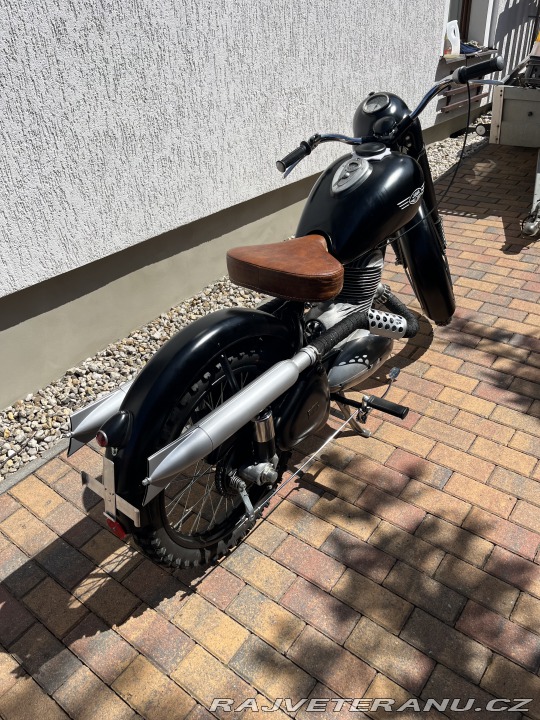 Jawa 250 Pérák armádní soutěžní 1951