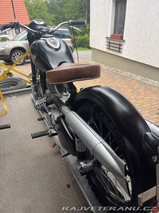 Jawa 250 Pérák armádní soutěžní 1951