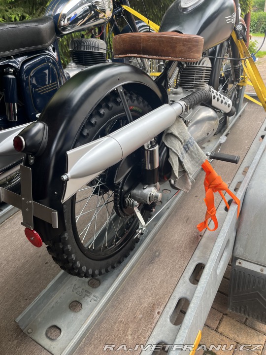 Jawa 250 Pérák armádní soutěžní 1951