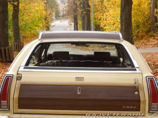 Ford LTD Country squire 1976