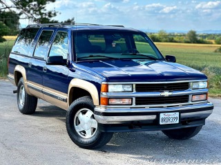 Chevrolet Suburban 1500 LT | 5.7L V8 | 4x4