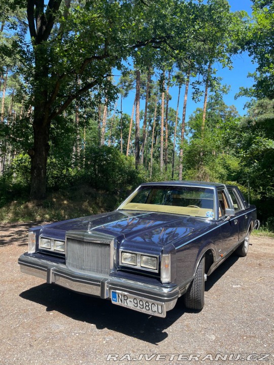 Lincoln Town Car  1985