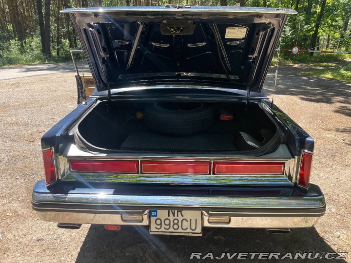 Lincoln Town Car  1985