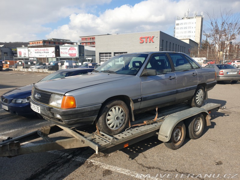 Audi 100 C3 sedan 5V