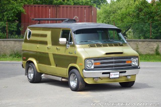 Dodge D Tradesman 200