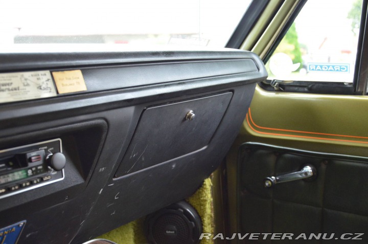 Dodge D Tradesman 200 1974