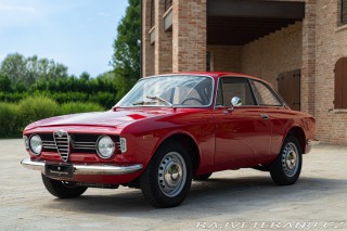 Alfa Romeo Giulia SPRINT GT VELOCE