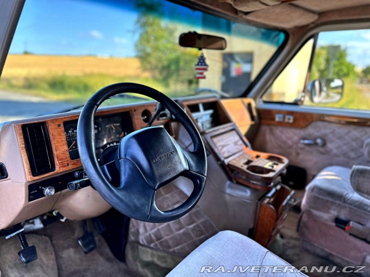 Chevrolet G20 5.7 V8 | American Van 1992