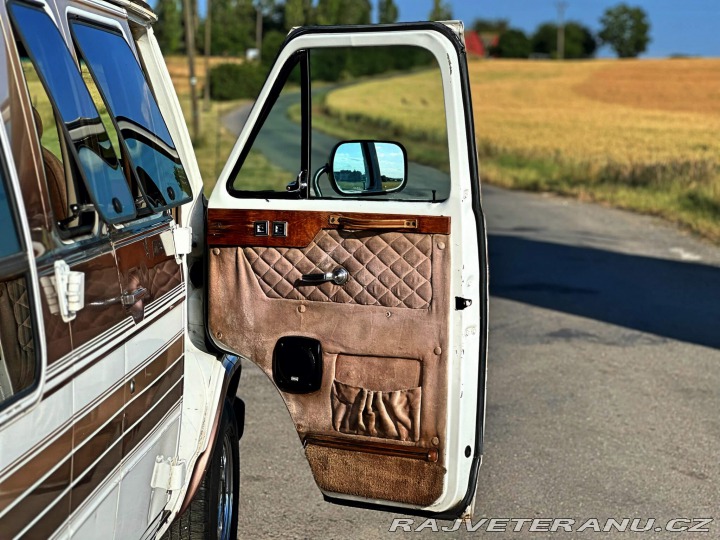 Chevrolet G20 5.7 V8 | American Van 1992