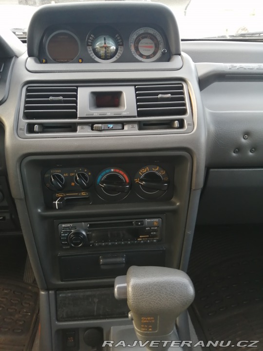 Mitsubishi Pajero 2 1993