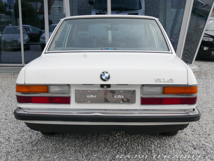BMW 5 518 E28 5-Rychlostní 122 1981