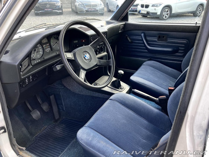 BMW 5 518 E28 5-Rychlostní 122 1981