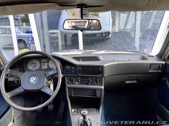 BMW 5 518 E28 5-Rychlostní 122 1981