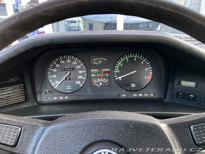 BMW 5 518 E28 5-Rychlostní REZE 1981