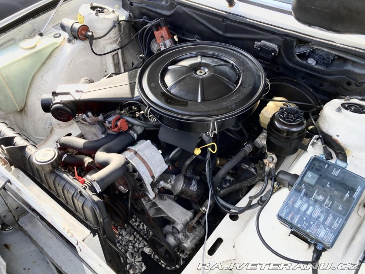 BMW 5 518 E28 5-Rychlostní 122 1981