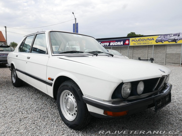 BMW 5 518 E28 5-Rychlostní 122 1981