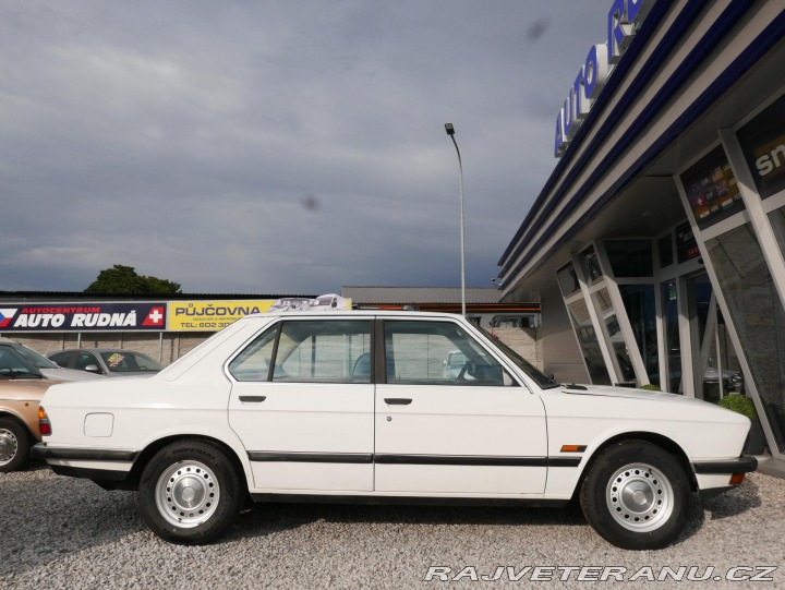 BMW 5 518 E28 5-Rychlostní 122 1981
