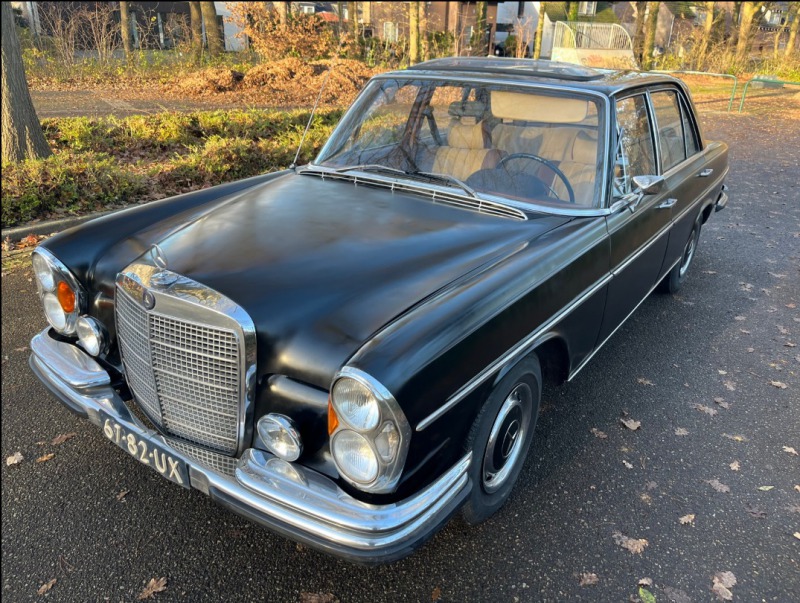 Mercedes-Benz 280 W108 280SE 3.5
