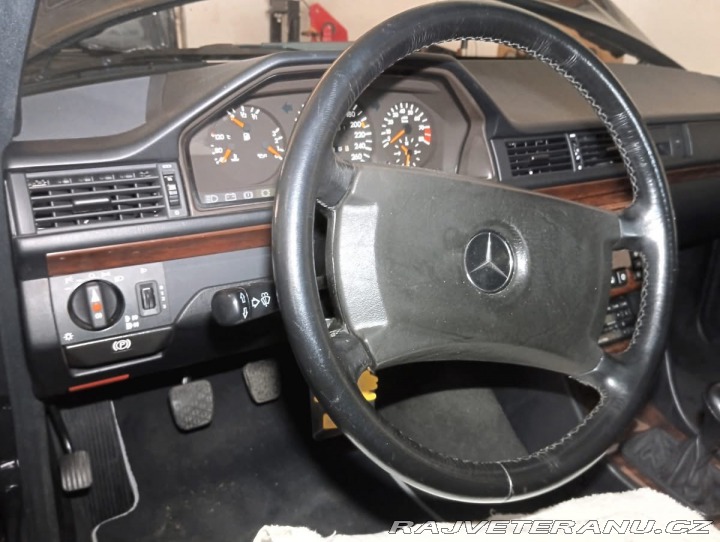 Mercedes-Benz 300 W124 300 E -24 1989