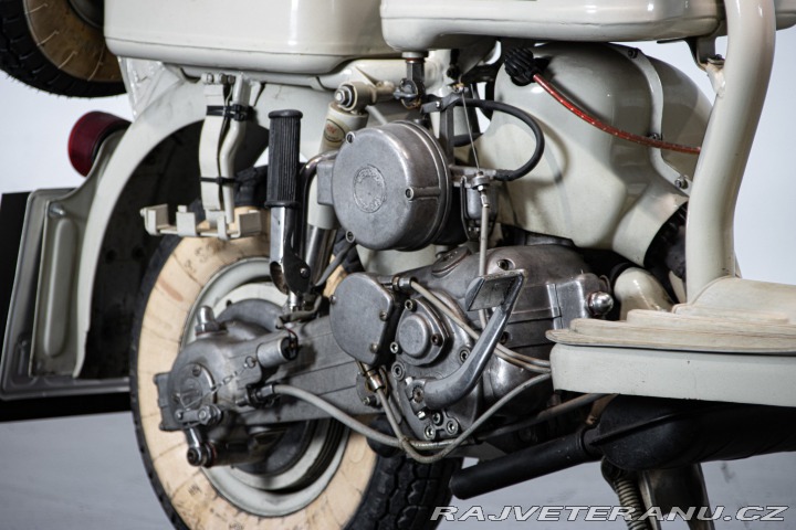 Ostatní značky Ostatní modely Innocenti LAMBRETTA 150 D 1956