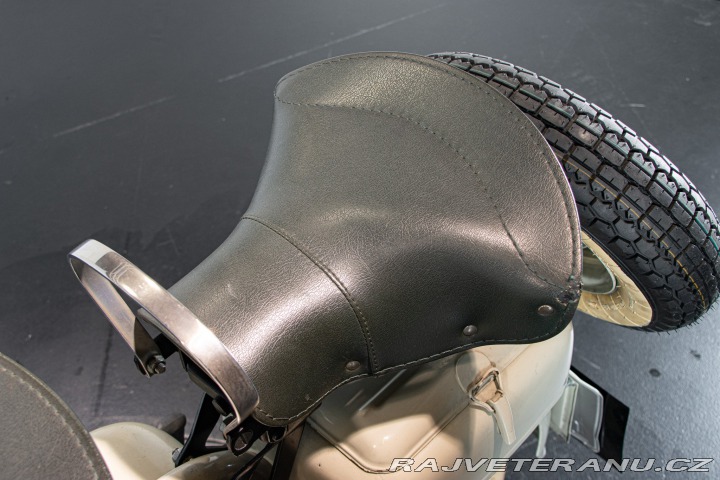 Ostatní značky Ostatní modely Innocenti LAMBRETTA 150 D 1956