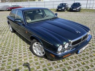 Jaguar XJ X308