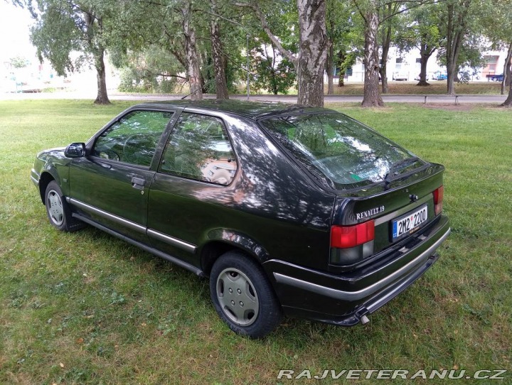 Renault 19 3 dvéř. 1993