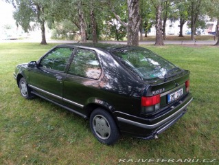 Renault 19 3 dvéř. 1993