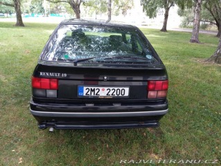 Renault 19 3 dvéř. 1993