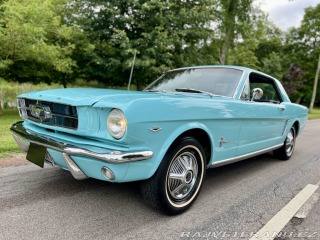 Ford Mustang V8