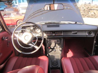 Mercedes-Benz 220 /8 W115 1969