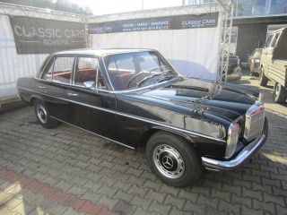 Mercedes-Benz 220 /8 W115 1969