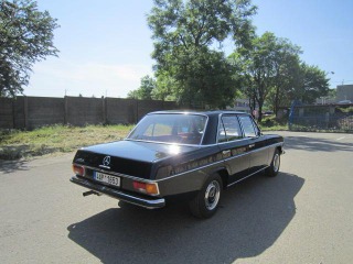 Mercedes-Benz 220 /8 W115 1969