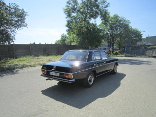 Mercedes-Benz 220 /8 W115 1969