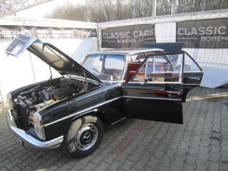 Mercedes-Benz 220 /8 W115 1969