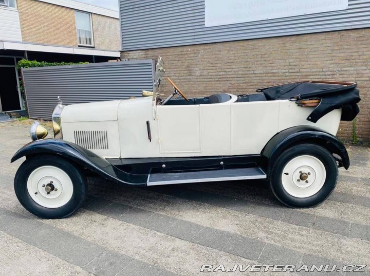 Ostatní značky Ostatní modely La Licorne V14W4 1926