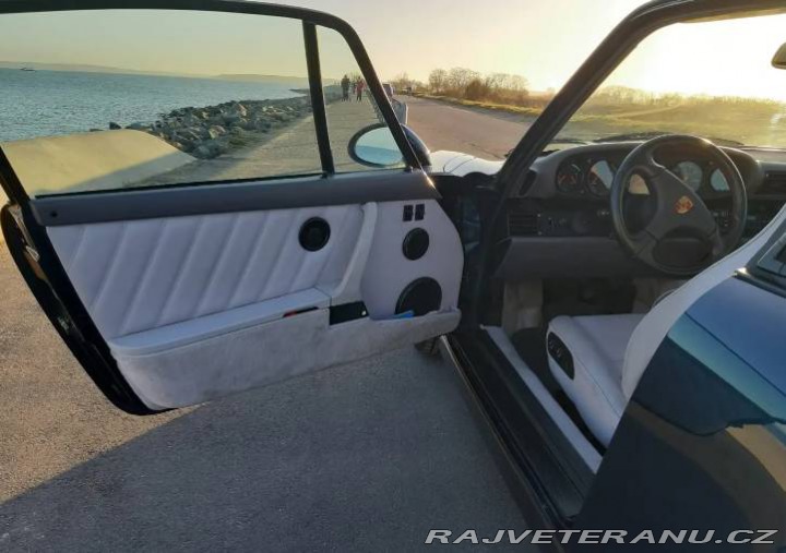 Porsche 911 Carrera 2 1993