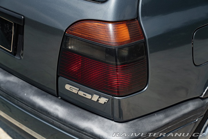 Volkswagen Golf 1.6 ALLESTIMENTO GT 1997