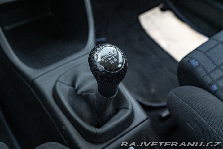 Volkswagen Golf 1.6 ALLESTIMENTO GT 1997