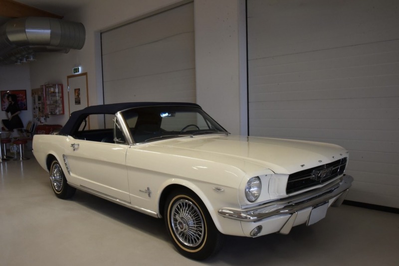 Ford Mustang Convertible