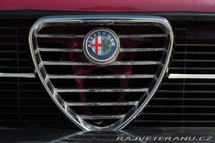 Alfa Romeo Giulia NUOVA SUPER 1300 1974
